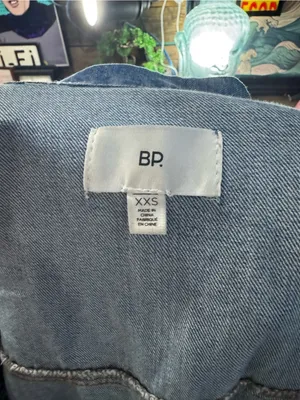 Women’s bp Distressed Oversized Medium Wash Denim Jacket Size XXS thumbnail 4
