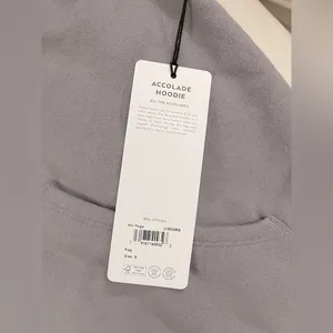 NWT Alo Yoga Special Edition Accolade Hoodie Fog Color SOLD OUT Color Size S thumbnail 4