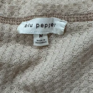 Blu Pepper Balloon Sleeve Cream Waffle Knit Long Sleeve Shirt Women’s Medium thumbnail 3
