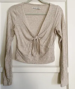 Abercrombie Long Sleeve Ribbed Knot-Front Crop Top S thumbnail 1
