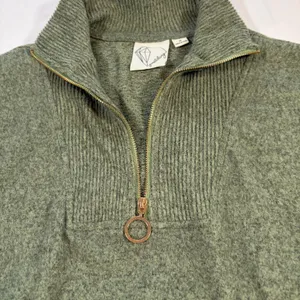 Janet Chung green quarter zip sweater. M Mock neck front pocket 3/4 sleeve. Soft thumbnail 3