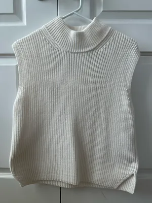 Abercrombie Sleeveless Sweater Turtleneck thumbnail 1