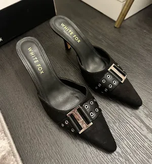 White fox closed toe black heels thumbnail 1