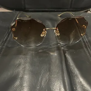 Elegant Brown Sunglasses thumbnail 6
