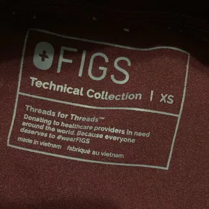 Figs Zamora Jogger Style Scrub Pants Women’s Size XS, 5 Pockets Wine Color thumbnail 9
