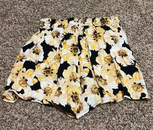 Maurice’s flowy church shorts thumbnail 1