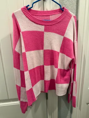 Pink and white sweater thumbnail 1