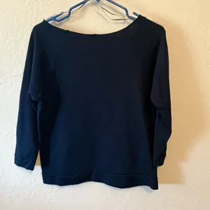Source Unknown Unbranded top. Beautiful blue. Excellent condition.   SZ Medium thumbnail 2