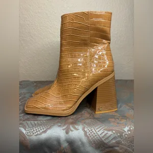 Circus by Sam Edelman Layla Bootie in Caramel Alligator Patent Leather Size 8.5 thumbnail 5