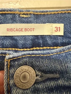 Levis Ribcage boot 31 Classic High-Rise Women's Jeans in Medium Blue thumbnail 2