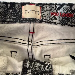Alice + Olivia Snake Print Skinny Jeans Size 26 Black White Stretch thumbnail 4