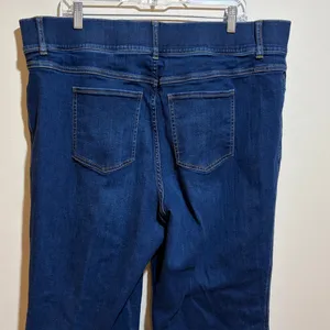 SPANX Pull-On Flare Jeans in Midnight Shade Medium Wash Size 3X Stretchy Denim thumbnail 10