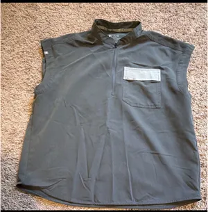 FIGS Women’s Limited Edition Kisumu Cargo Scrub Top Size L thumbnail 1