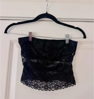 Amazon Black Lace Top thumbnail 2