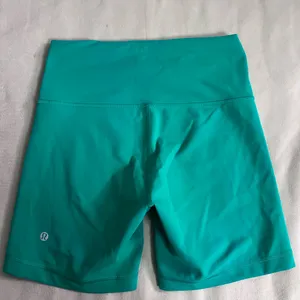 💚 Lululemon Align High-Rise Biker Shorts 8” Green | Size 8 | Yoga Athleisure thumbnail 3