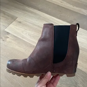 Sorel Lea Wedge Ankle Boots In Redwood/Black Women’s Size 10 thumbnail 15