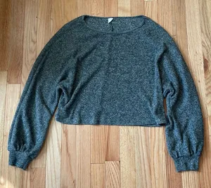 H&M Shirt Womens Medium Gray Long Sleeve Crew Neck Blouse Flowy Ladies thumbnail 1