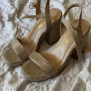 Dream Paris Glitter Gold Platform Sandals in Gold - Women size 7 thumbnail 2