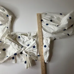 Farm Rio Blue Flowers‎ Crop Top Large White Floral Embroidered Tie Front Beachy thumbnail 14