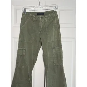 Aeropostale Low Rise Flare Utility Cargo Pants Womens Size 0 Olive Green Cotton thumbnail 2