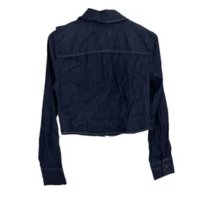 Avec Les Filles Shirt Womens Size Small Blue Denim Ruffle Front Cropped Top thumbnail 6