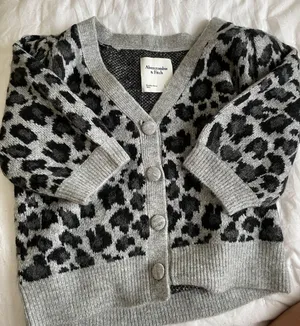 Abercrombie and Fitch Short Sleeve Cropped Cardigan thumbnail 1