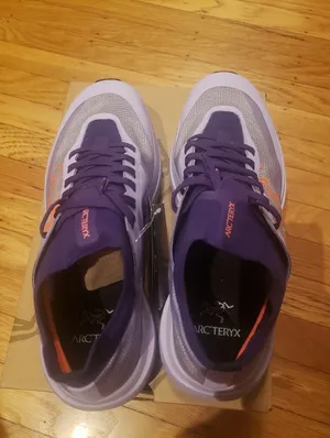 ARC’TERYX SYLAN PRO Aster Purple Shoe Womens Size 9 Vibram Megagrip Athletic thumbnail 4
