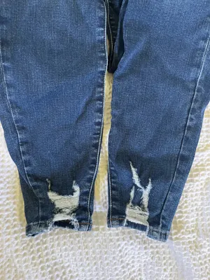 Good American Always Fits Skinny Jean thumbnail 4