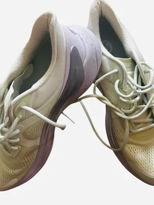 Lululemon blissful running sneakers Ladies Size 8 green w silver good condition thumbnail 3