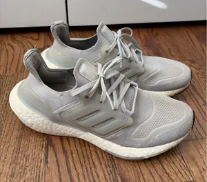 Adidas UltraBoost 22 Gray Running Women's Shoes Sneakers GX5594 Size 8.5 thumbnail 1