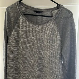 Apt. 9 Gray Sparkly Knit Shirt Size M thumbnail 2