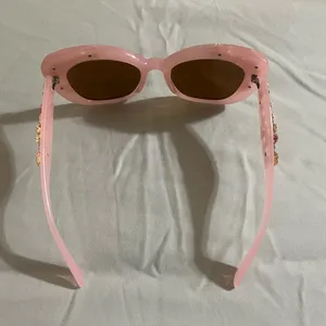 Sunglasses I Women’s I Sunglasses I Multicolor - Pink lFloral Embellished thumbnail 4