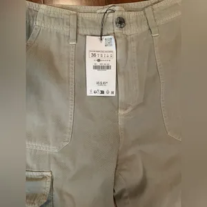 Zara Women's Beige Flat Front Cargo Pants thumbnail 3