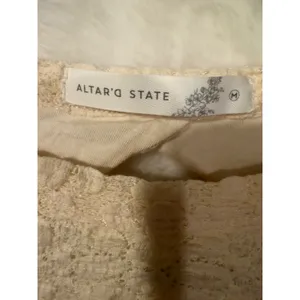 Altar'd State Ivory Textured Lace Cropped Long Sleeve Keyhole Back Top‎ Medium thumbnail 2