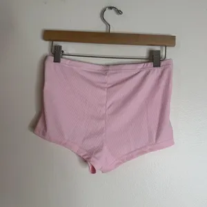 Ribbed Knit Lounge Set Womens Medium Pink Crop Top Shorts Button Stretch Casual thumbnail 5