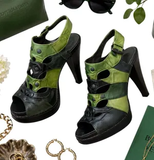 Bottega Veneta Green Leather Cutout Platform Heels EU 38 Rare Archive COA in FUC thumbnail 1