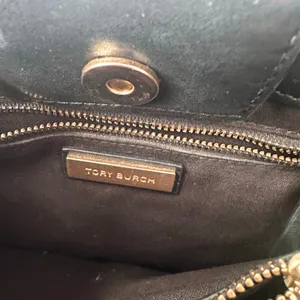 Tory Burch Lily Black Leather Slim Multi Pocket Gold Chainlink Crossbody Handbag thumbnail 9