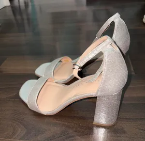 Kelly & Katie Heels thumbnail 2