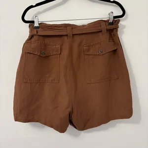 Old Navy High Waisted Linen Blend Brown Paper Bag Shorts Sz L thumbnail 2