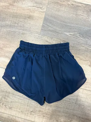 Lululemon Hotty Hot Shorts 2.5" thumbnail 3