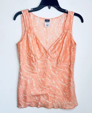 Patagonia women’s top size 6 thumbnail 2
