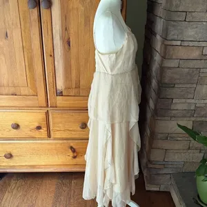 NWT. D.X Elegant Cream Layered Women's Dress. Size 8 thumbnail 4