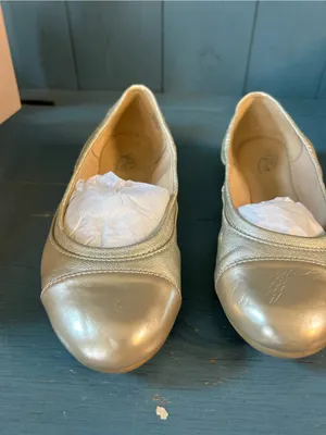 Easy Spirit Women's Metallic Gold Slip-On Ballet Flats | Size 7M Box Included thumbnail 2