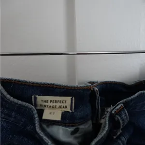 Madewell The Perfect Vintage Straight Jeans thumbnail 3