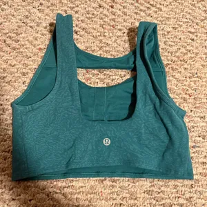 Lululemon Everlux Cut-Out Train Bra *Medium Support, Crunch Teal Lagoon- Size 6 thumbnail 3