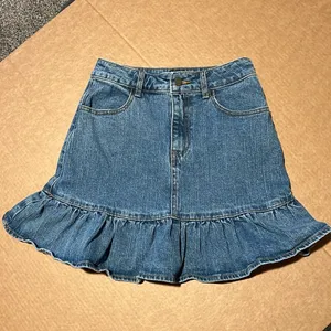 Brandy Melville Y2K ruffled denim mini skirt by J. Galt, size S thumbnail 9