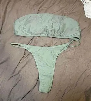 Bikini Set Green Size L thumbnail 1