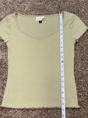 Universal Threads Sage Green Lettuce Edge Ribbed Short Sleeve Top Medium thumbnail 6
