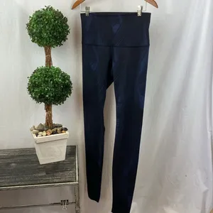 Lululemon Black & Blue Print High Rise Full Length Leggings Pants 8 thumbnail 2