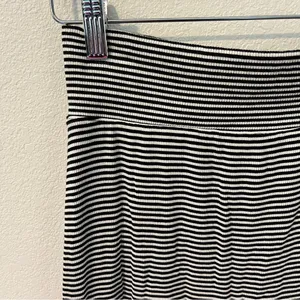 Athleta Black and White Striped‎ Stretch Knit Pencil Skirt Size S thumbnail 2